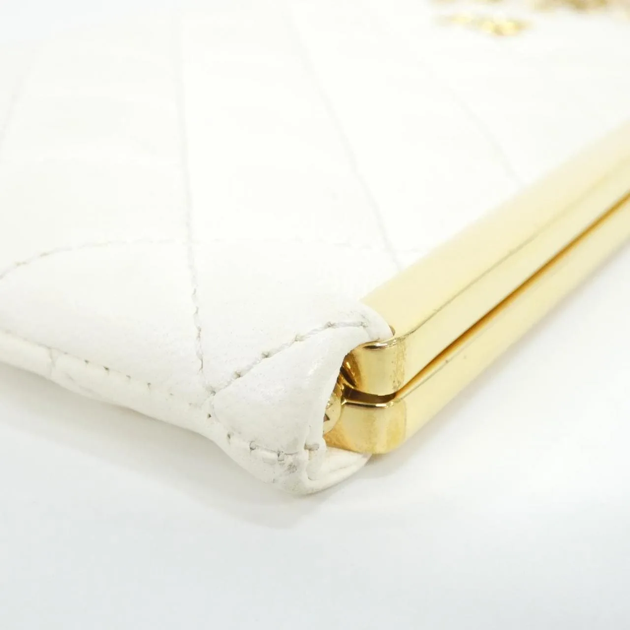 CHANEL Wallet Lambskin White Lambskin Rank B - Thumbnail 3