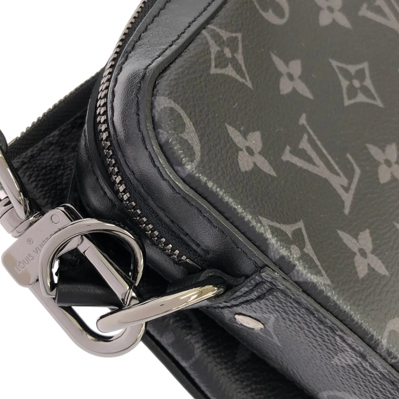 LOUIS VUITTON Eclipse M69443 Shoulder Monogram 黑色 Monogram 中古品A - 縮圖 4