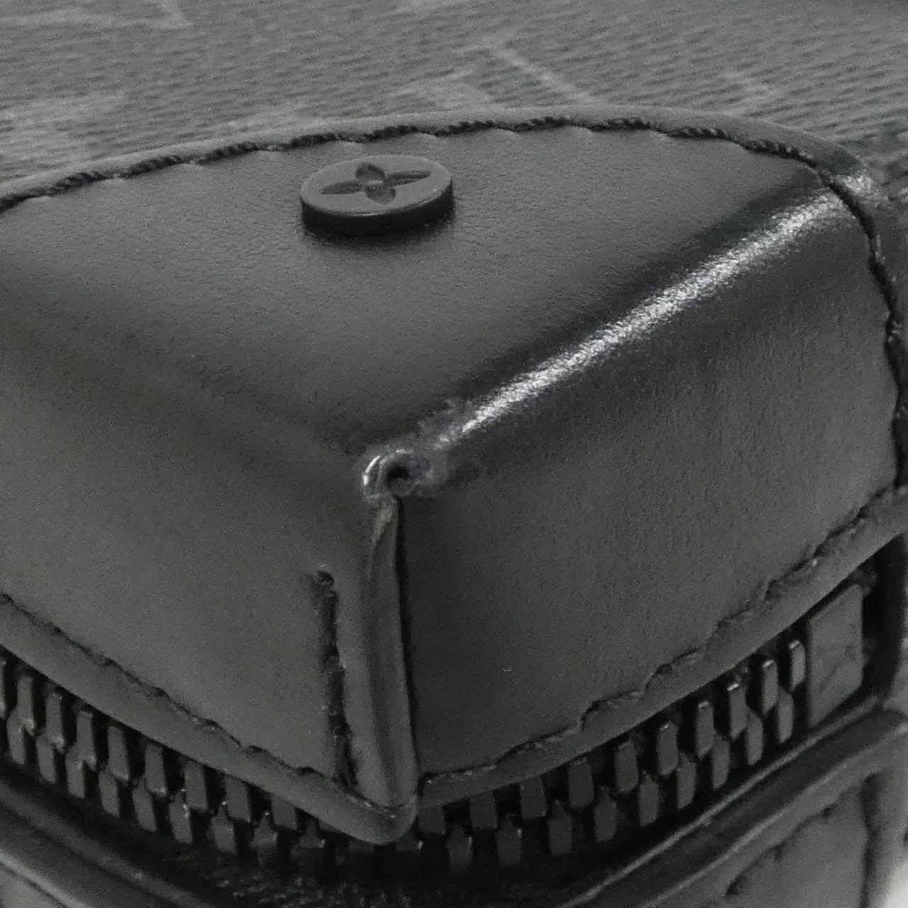 LOUIS VUITTON Soft Trunk M69838 Shoulder Monogram 黑色 Monogram 中古品A - 縮圖 2