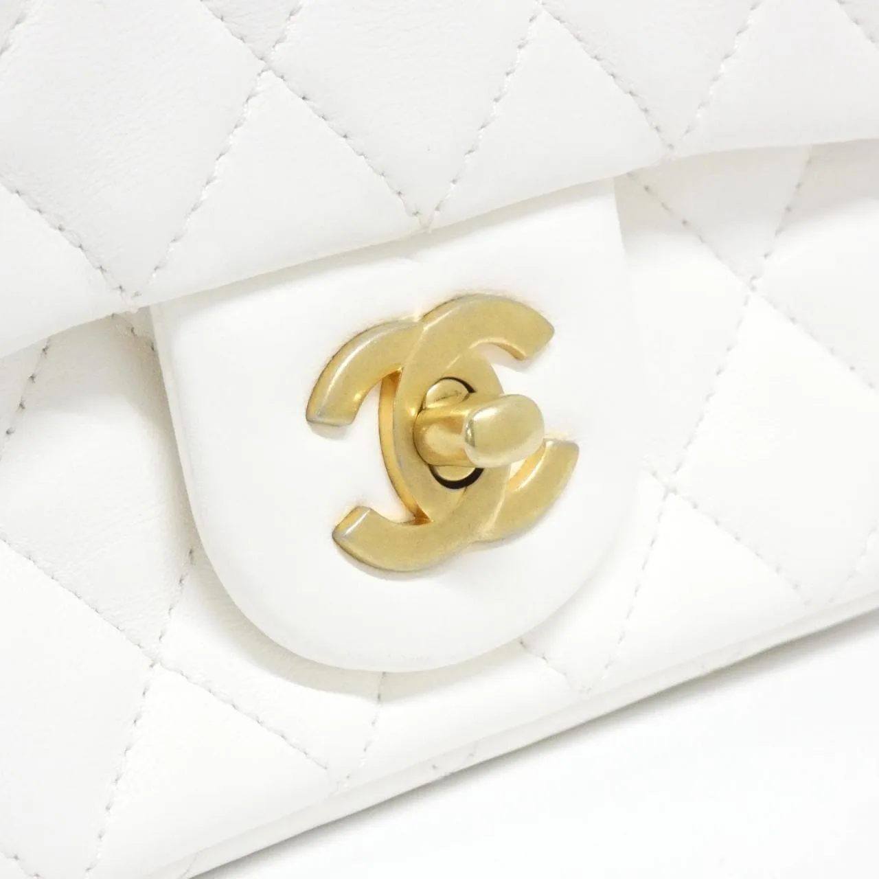 CHANEL AS2203 Shoulder Lambskin White Lambskin Rank A - Thumbnail 6