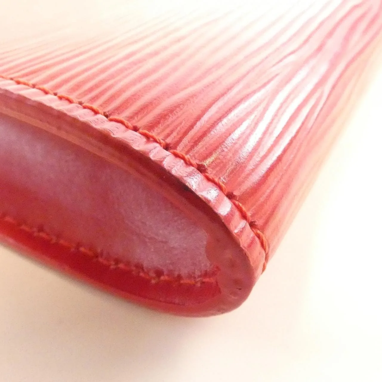 LOUIS VUITTON Pochette M5294E Pochette Epi Rouge Epi Rank A - Thumbnail 3