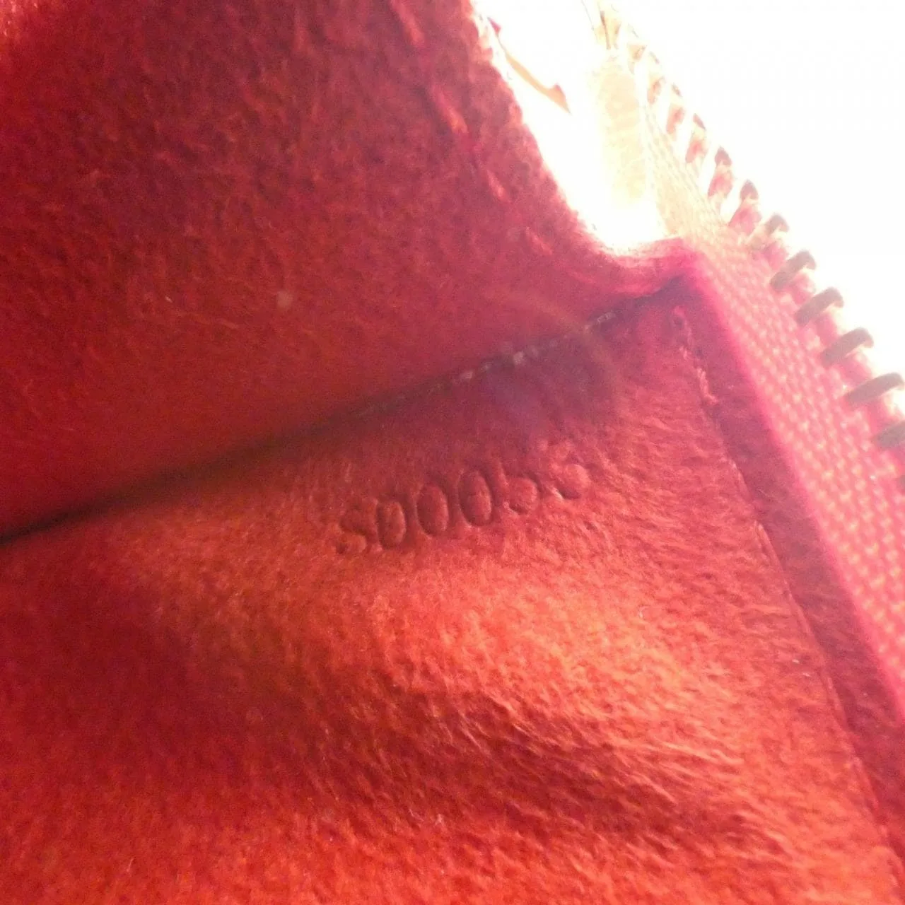 LOUIS VUITTON Pochette M5294E Pochette Epi Rouge Epi Rank A - Thumbnail 9