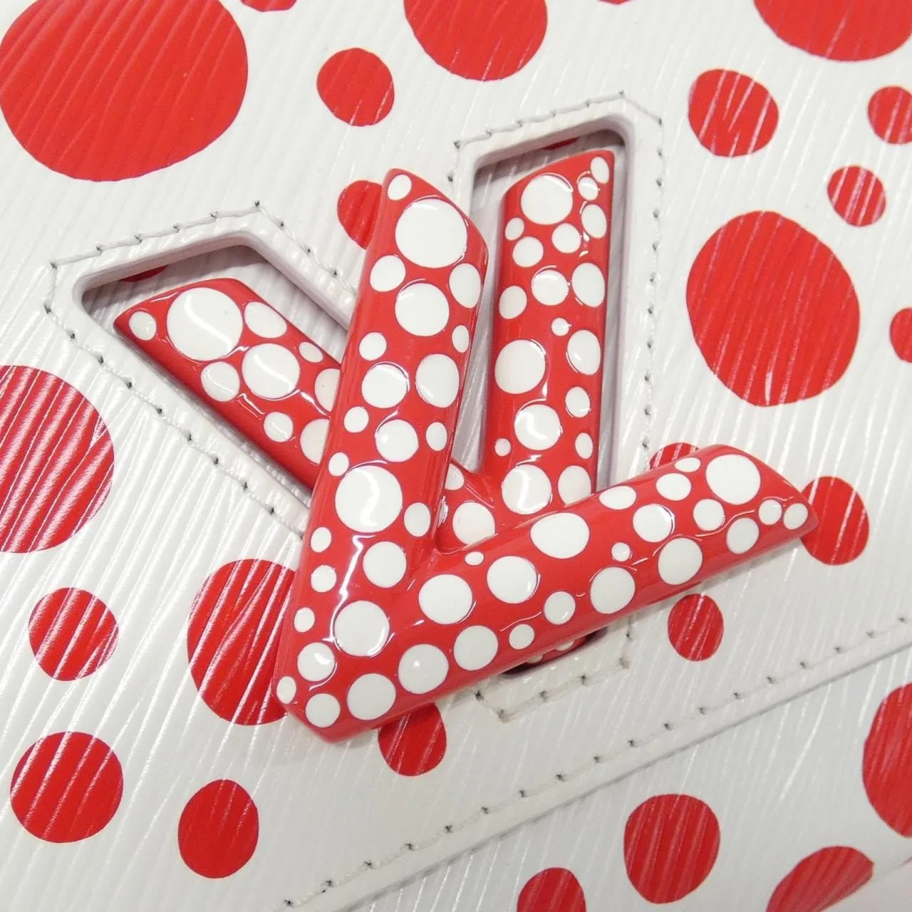 LOUIS VUITTON Twist M21949 Shoulder Epi Rouge Epi Rank A - Thumbnail 4