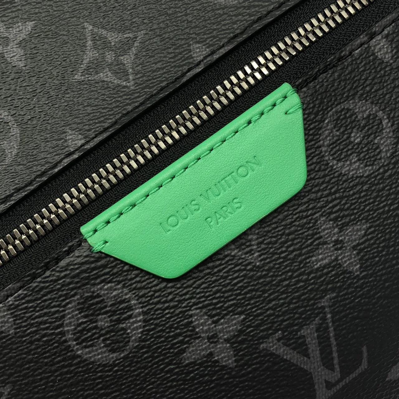 LOUIS VUITTON Discovery M25887 Backpack Monogram 黑色 Monogram 中古品A - 縮圖 6