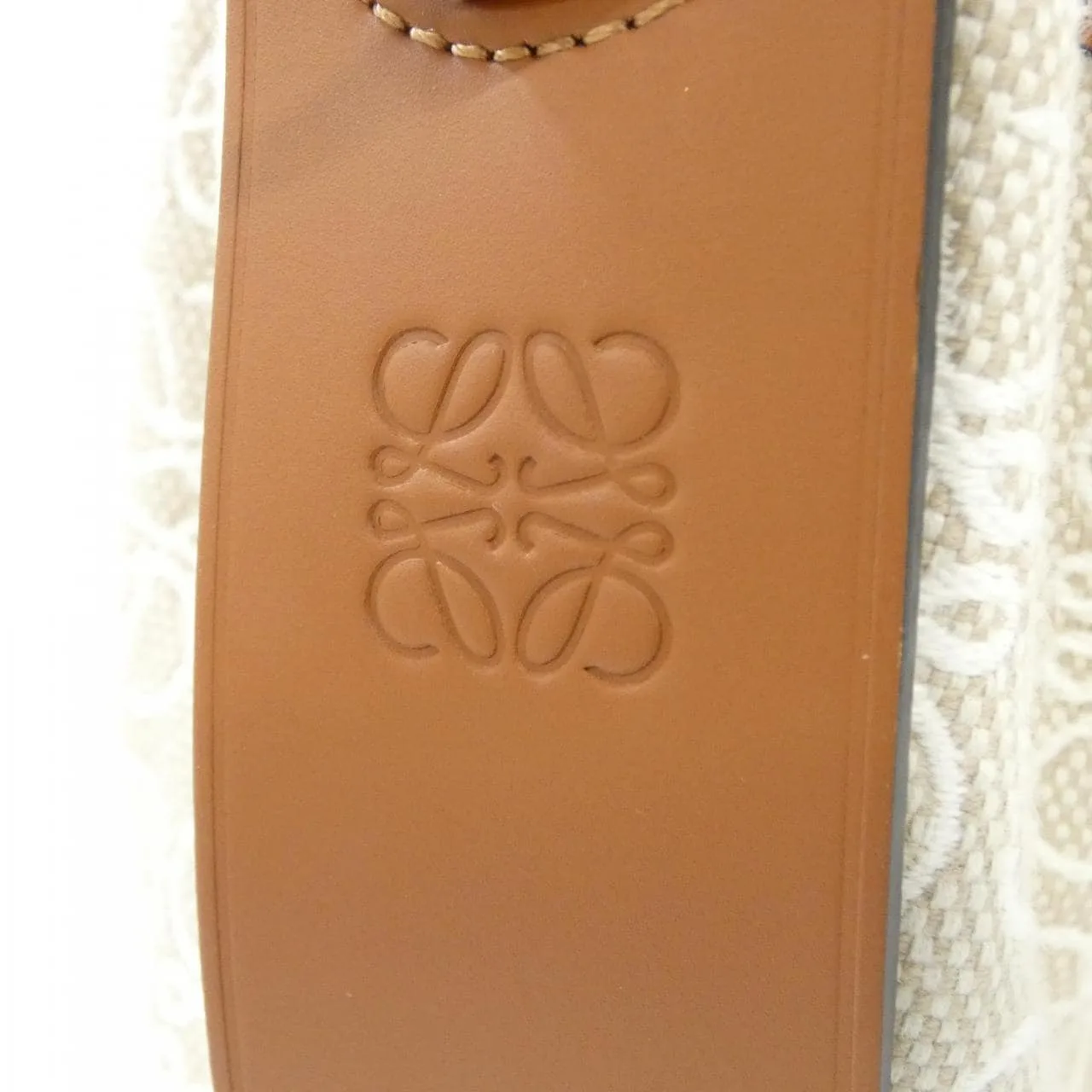 LOEWE Balloon A710C31X41 Handbag Lambskin 黑色 羊皮 中古品A - 縮圖 4