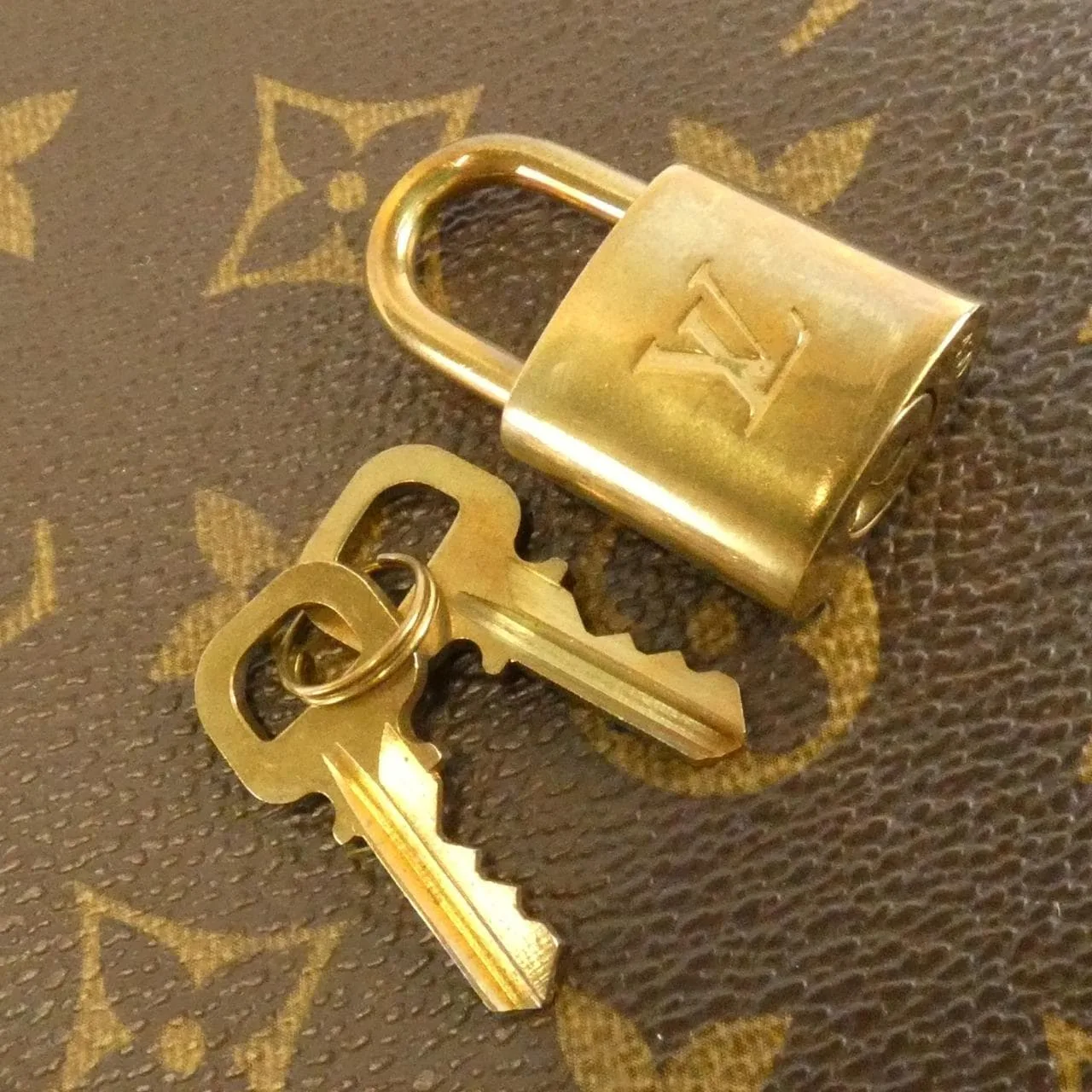 LOUIS VUITTON M95566 Shoulder Monogram Black Monogram Rank A - Thumbnail 3