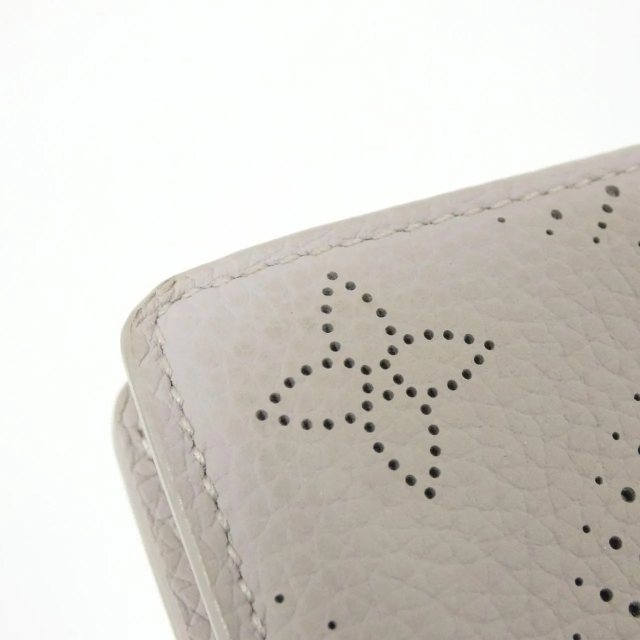 LOUIS VUITTON Mahina M13470 Wallet Pink Rank A - Thumbnail 3