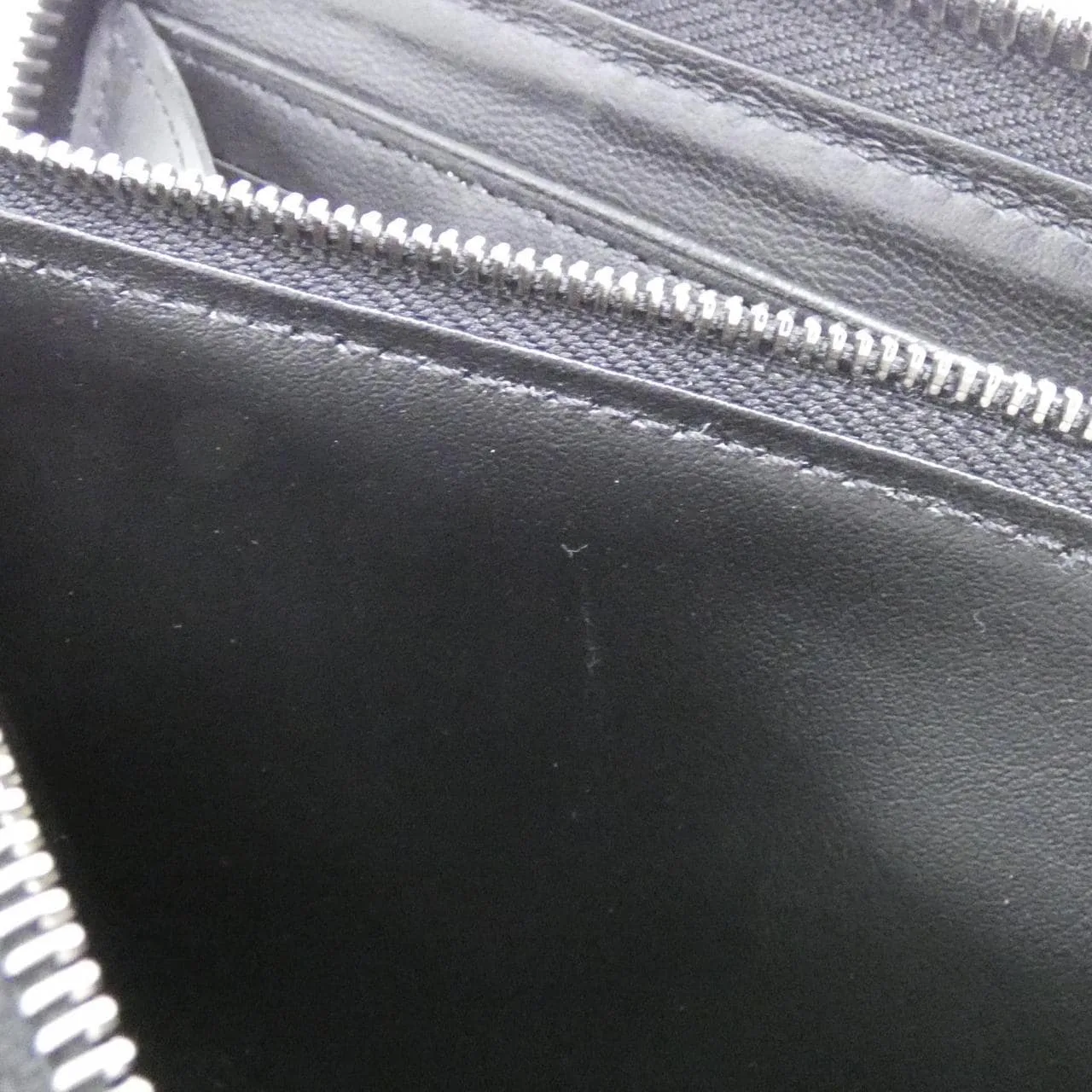 LOUIS VUITTON Mahina M61867 Wallet 黑色 中古品A - 縮圖 6