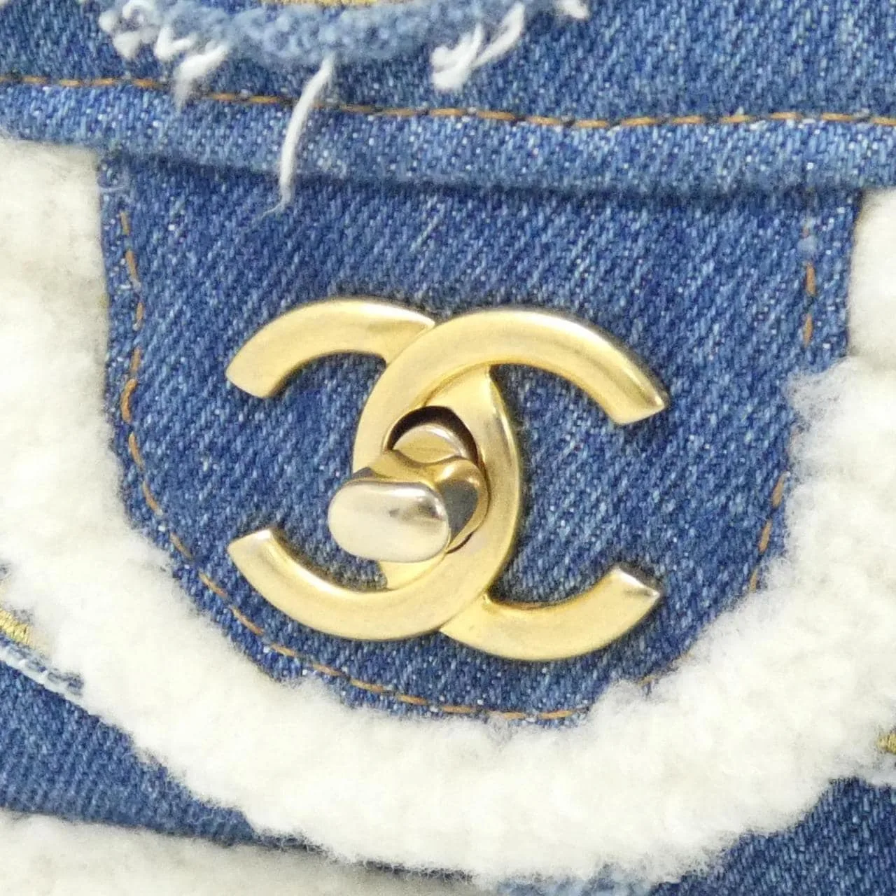 CHANEL AS0875 Shoulder Denim White Denim Rank A - Thumbnail 4
