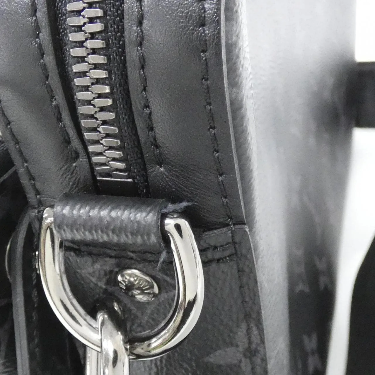 LOUIS VUITTON Eclipse M69443 Shoulder Monogram 黑色 Monogram 中古品A - 縮圖 5