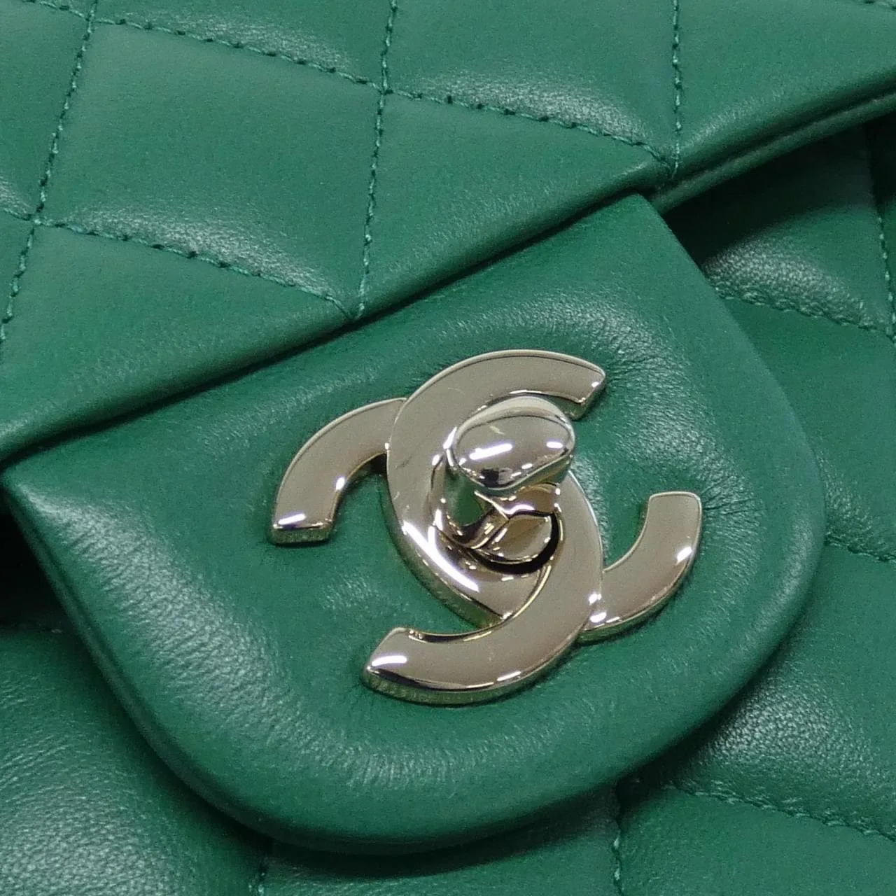CHANEL Matelasse 1113 Shoulder Lambskin Green Lambskin Rank A - Thumbnail 4