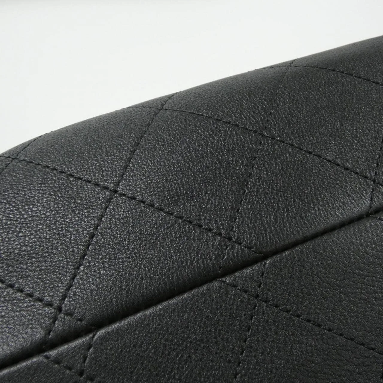 CHANEL AS5976 Shoulder Black - Thumbnail 4