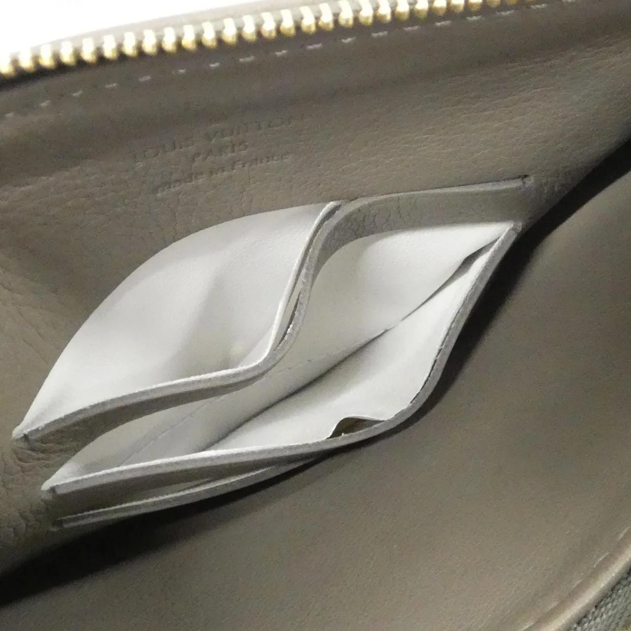 LOUIS VUITTON Mahina M94213 Shoulder Taupe Rank A - Thumbnail 9