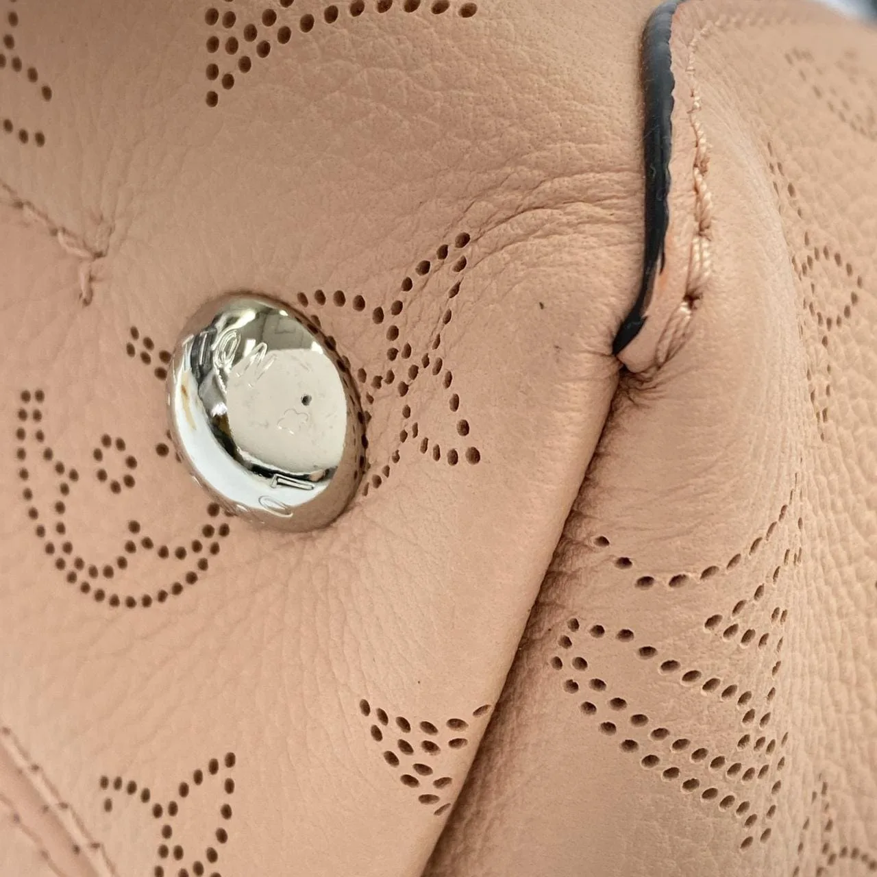 LOUIS VUITTON Mahina M53938 Handbag Black Rank A - Thumbnail 3