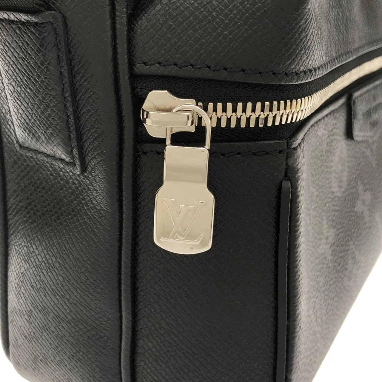 LOUIS VUITTON M30233 Shoulder Canvas Black Canvas Rank A - Thumbnail 5