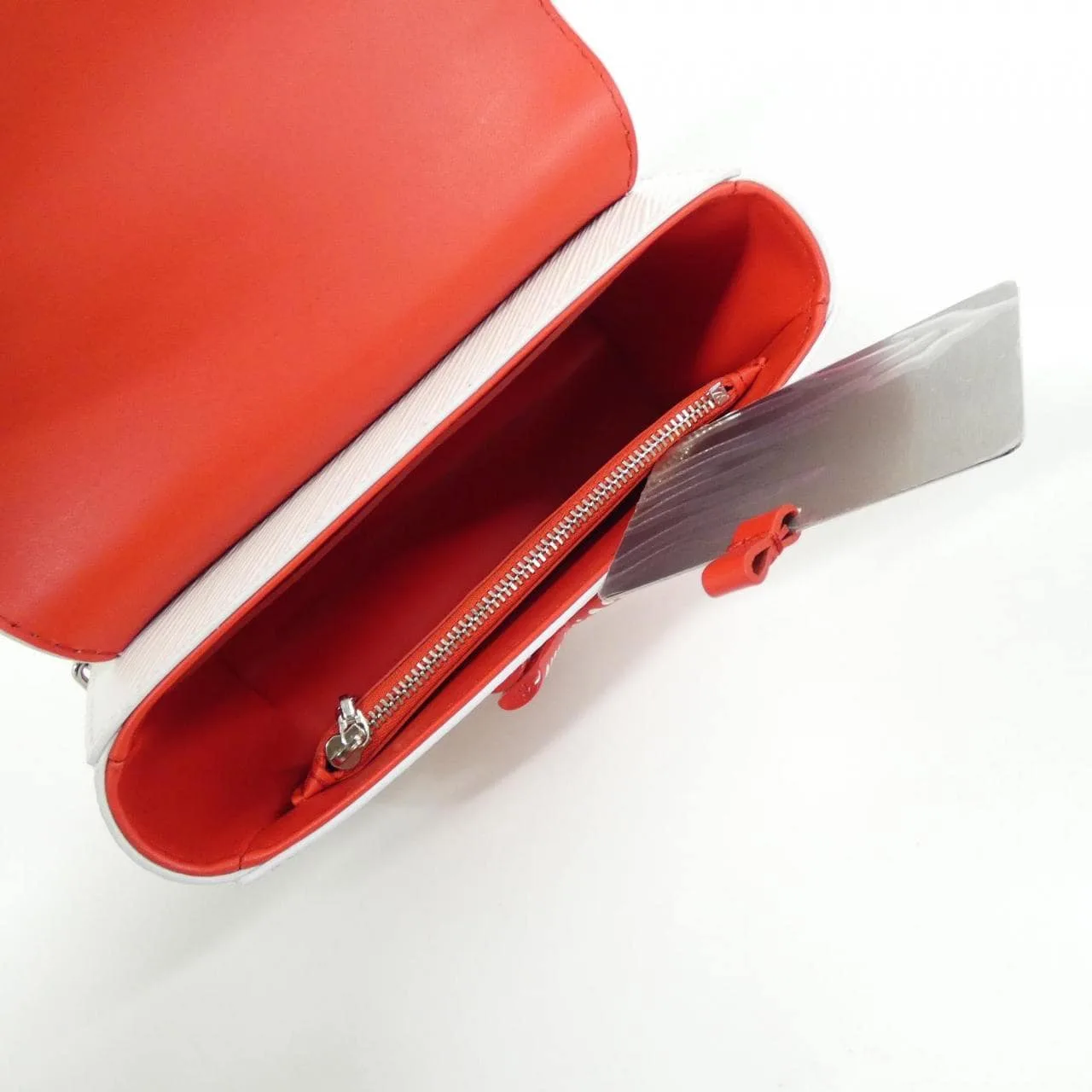 LOUIS VUITTON Twist M21949 Shoulder Epi Rouge Epi Rank A - Thumbnail 9