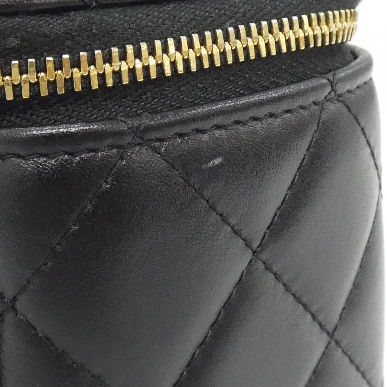 CHANEL Chanel 19 AP3784 Handbag Black Rank B - Thumbnail 6