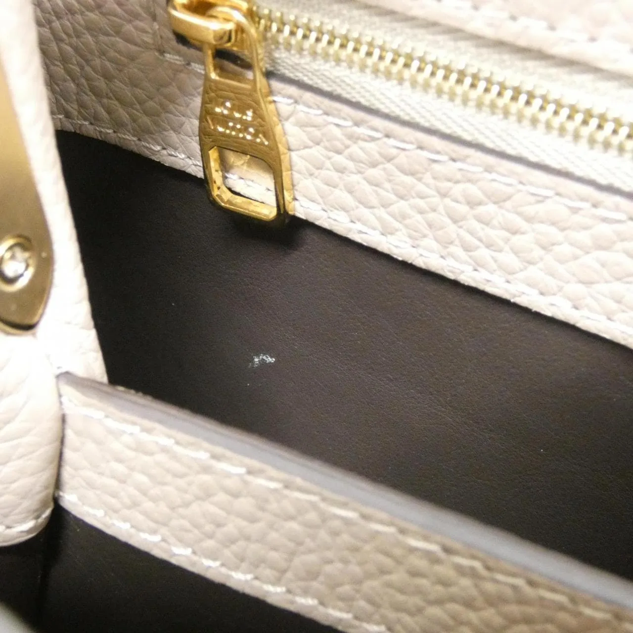 LOUIS VUITTON Capucines M94634 Handbag