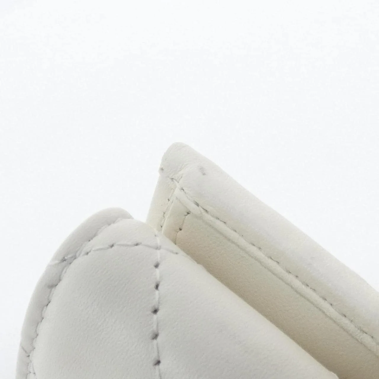 CHANEL AP4727 Wallet White Rank A - Thumbnail 3