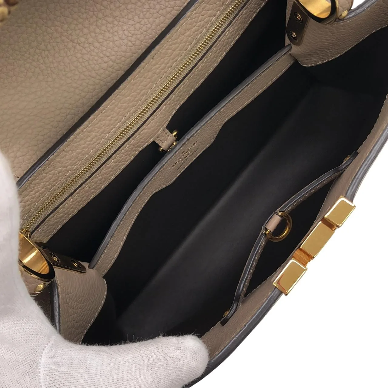 LOUIS VUITTON Capucines N92802 Handbag Leather