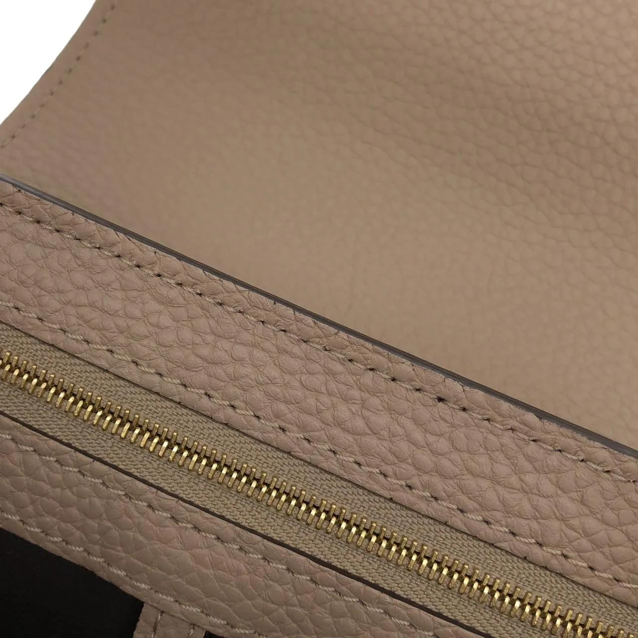 LOUIS VUITTON Capucines N92802 Handbag Leather