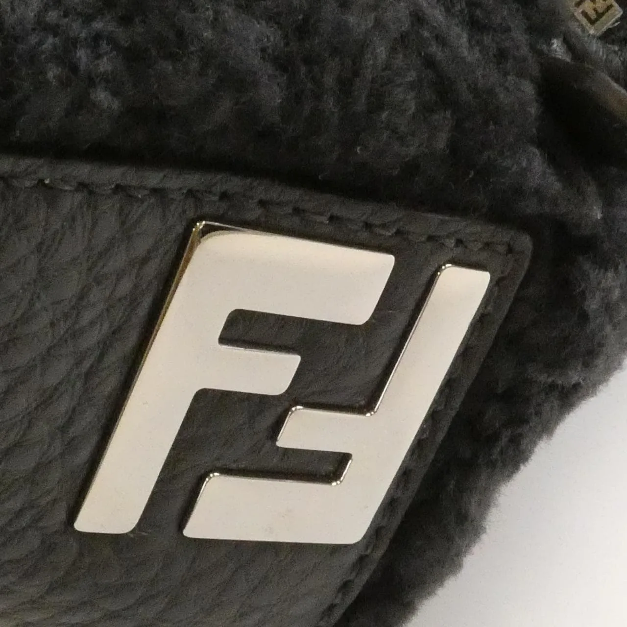 FENDI Baguette 7VA667 AVV1 Shoulder 黑色 中古品A - 縮圖 4