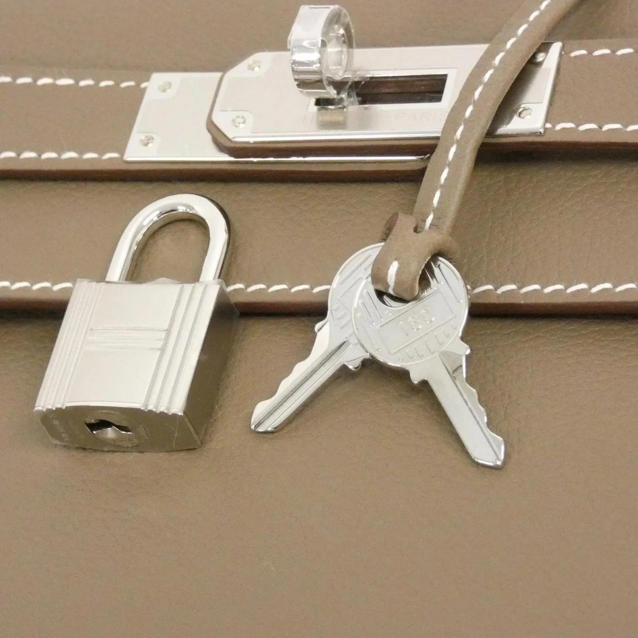 HERMES Kelly 070443CK Handbag Etoupe Unused - Thumbnail 4