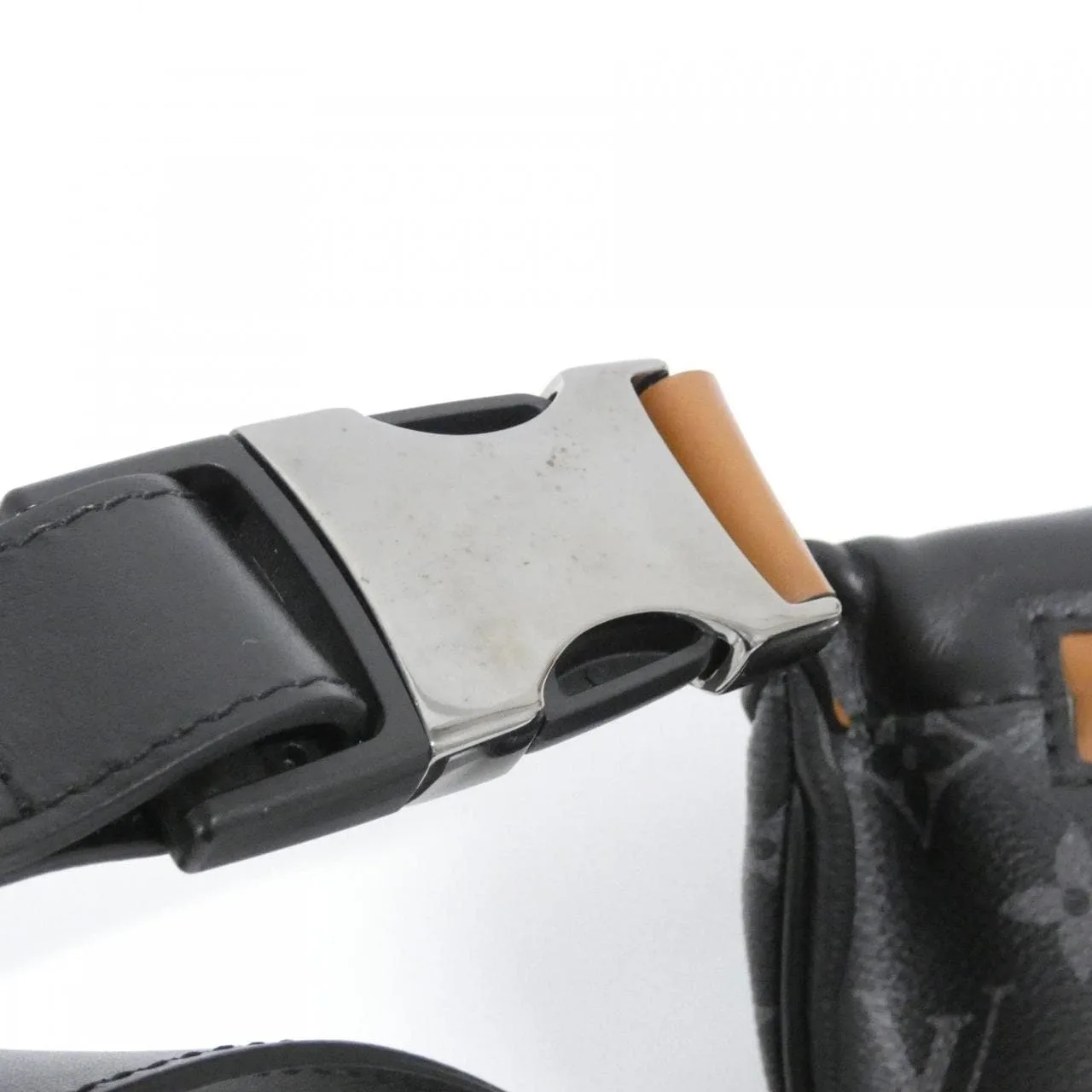 LOUIS VUITTON Discovery M45220 Shoulder Monogram Black Monogram Rank A - Thumbnail 7