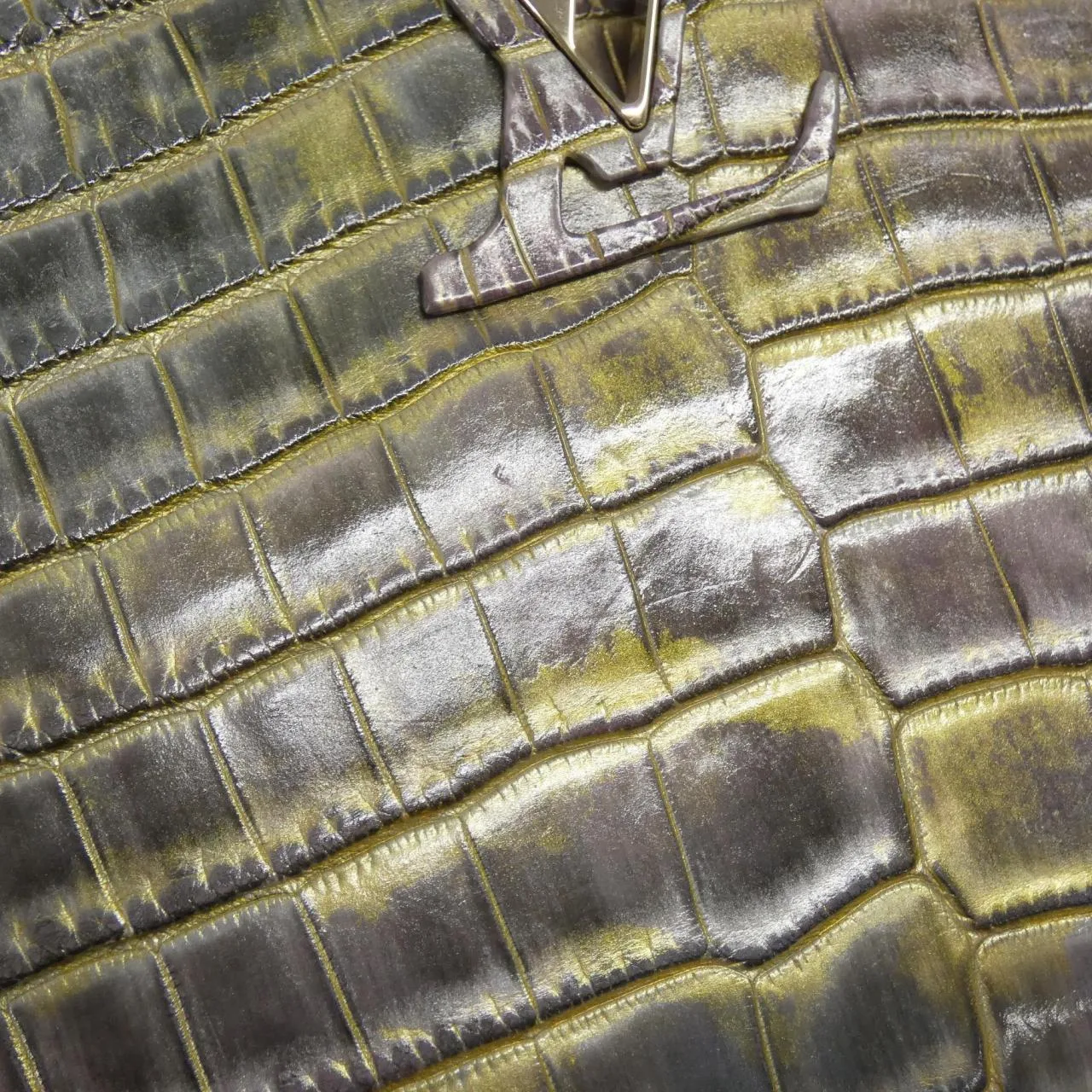 LOUIS VUITTON Capucines Handbag Leather 金色 皮革 中古品A - 縮圖 5