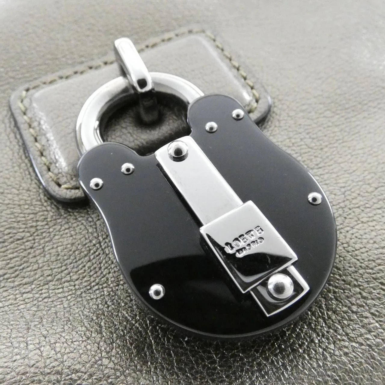 LOEWE Handbag Leather 米色 皮革 中古品B - 縮圖 4