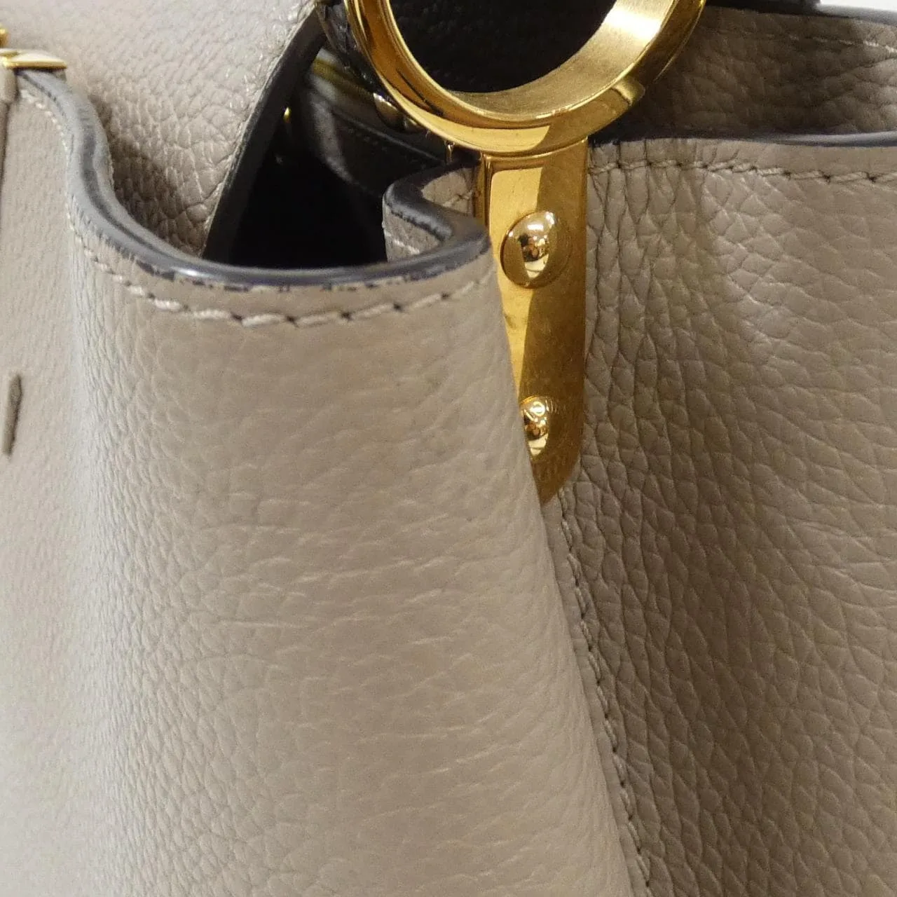 LOUIS VUITTON Capucines N92802 Handbag Leather Black Leather Rank A - Thumbnail 4