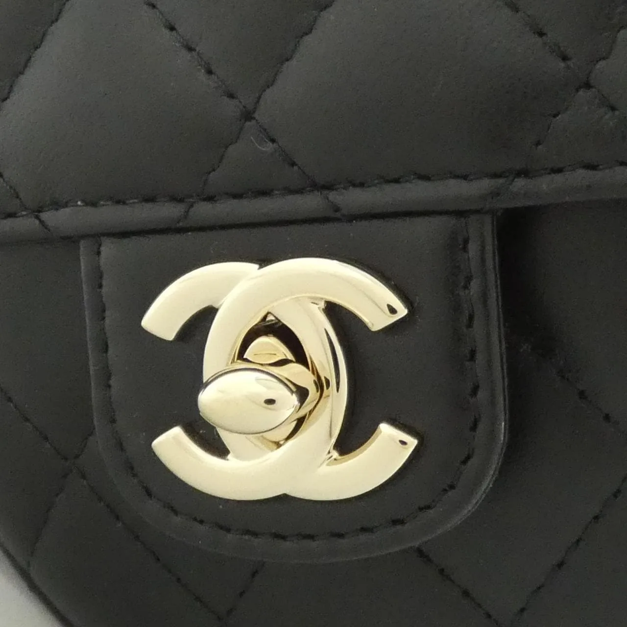 CHANEL Timeless Classic AP2784 Shoulder Lambskin 黑色 羊皮 中古品A - 縮圖 4