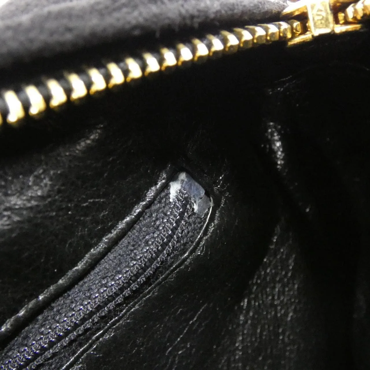 CHANEL Shoulder