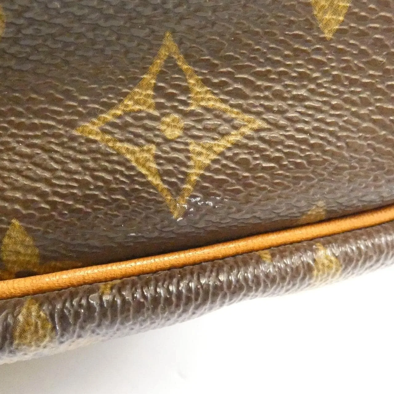 LOUIS VUITTON Saumur M42256 Shoulder Monogram 3