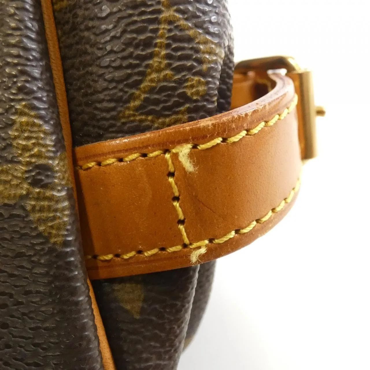 LOUIS VUITTON Saumur M42256 Shoulder Monogram 4