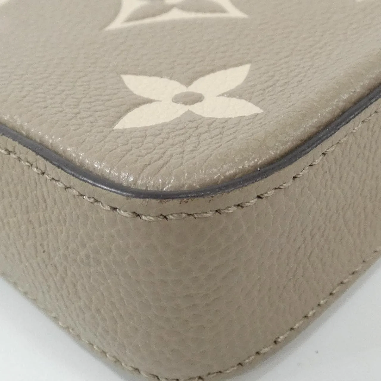 LOUIS VUITTON Pochette M69977 Shoulder Monogram 黑色 Monogram 中古品A - 縮圖 3