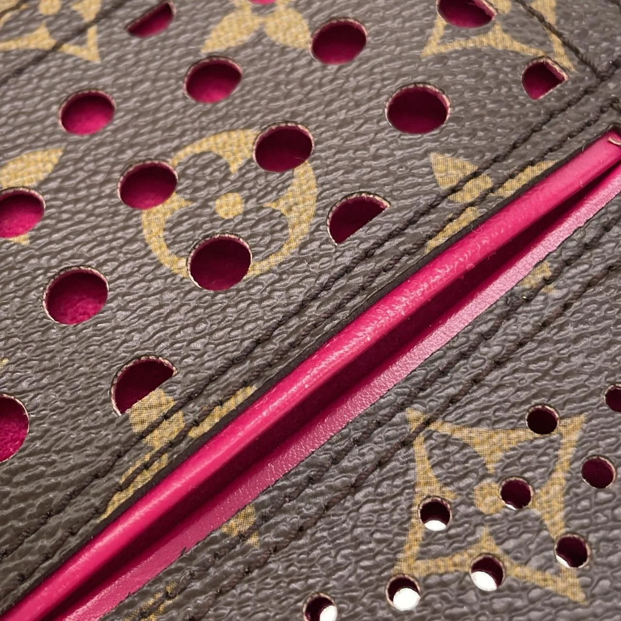 LOUIS VUITTON Pochette M95183 Pochette Monogram 黑色 Monogram 中古品A - 縮圖 4