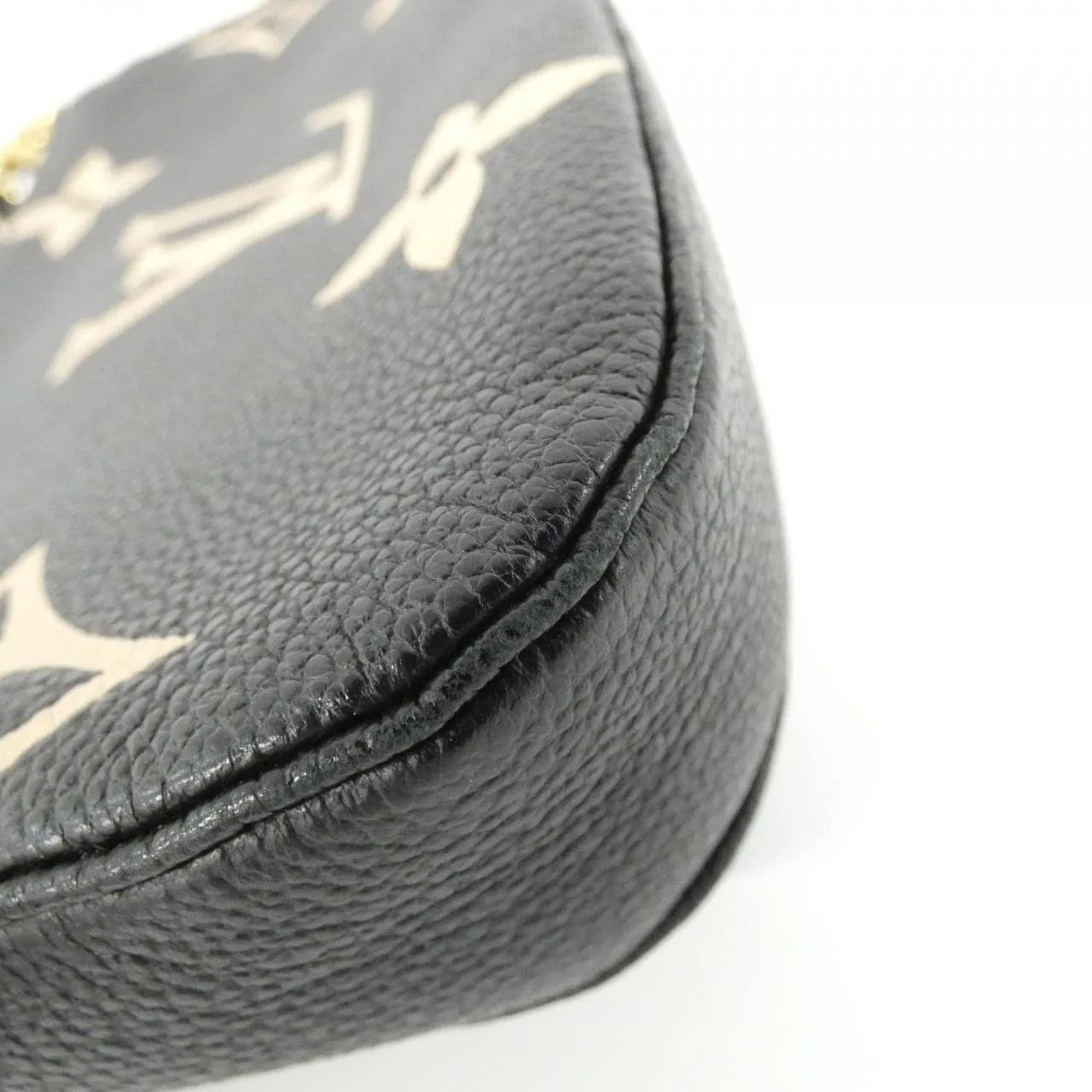 LOUIS VUITTON Pochette M45777 Shoulder Monogram 黑色 Monogram 中古品A - 縮圖 3