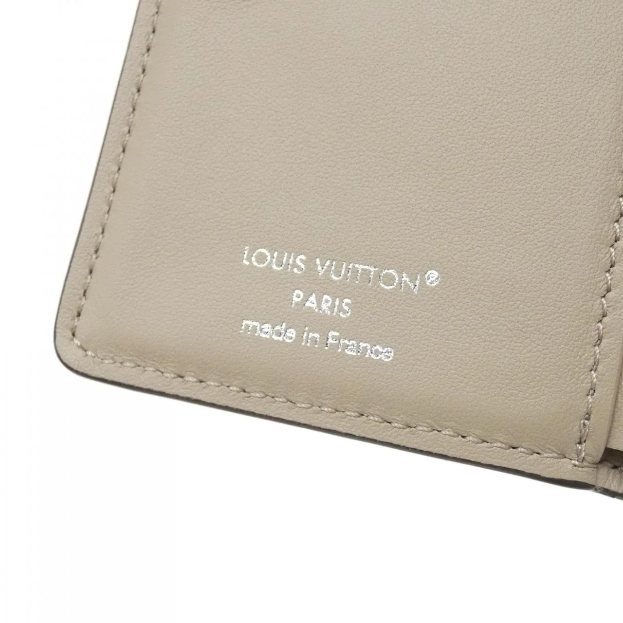LOUIS VUITTON Mahina M80817 Wallet