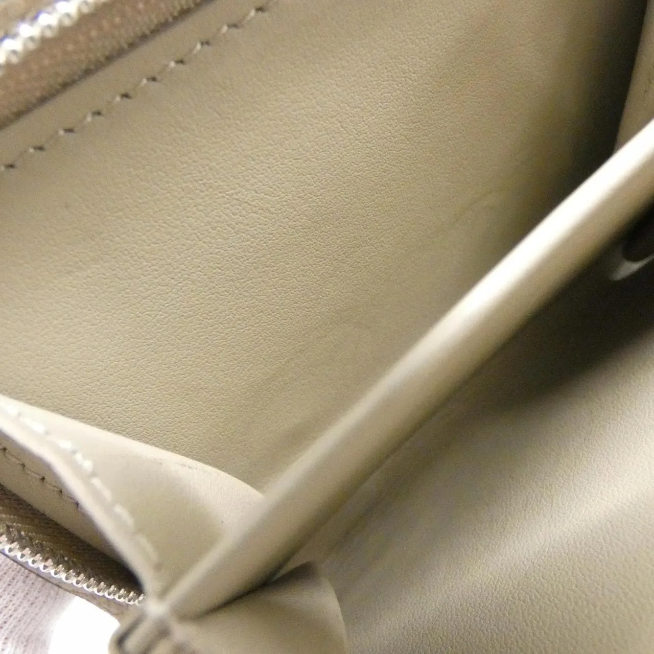 LOUIS VUITTON Mahina M80817 Wallet