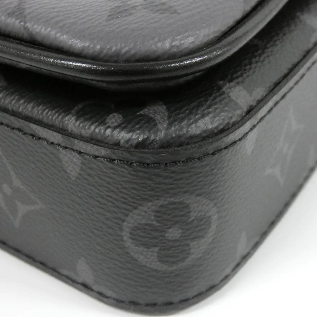 LOUIS VUITTON Eclipse M69443 Shoulder Monogram 3