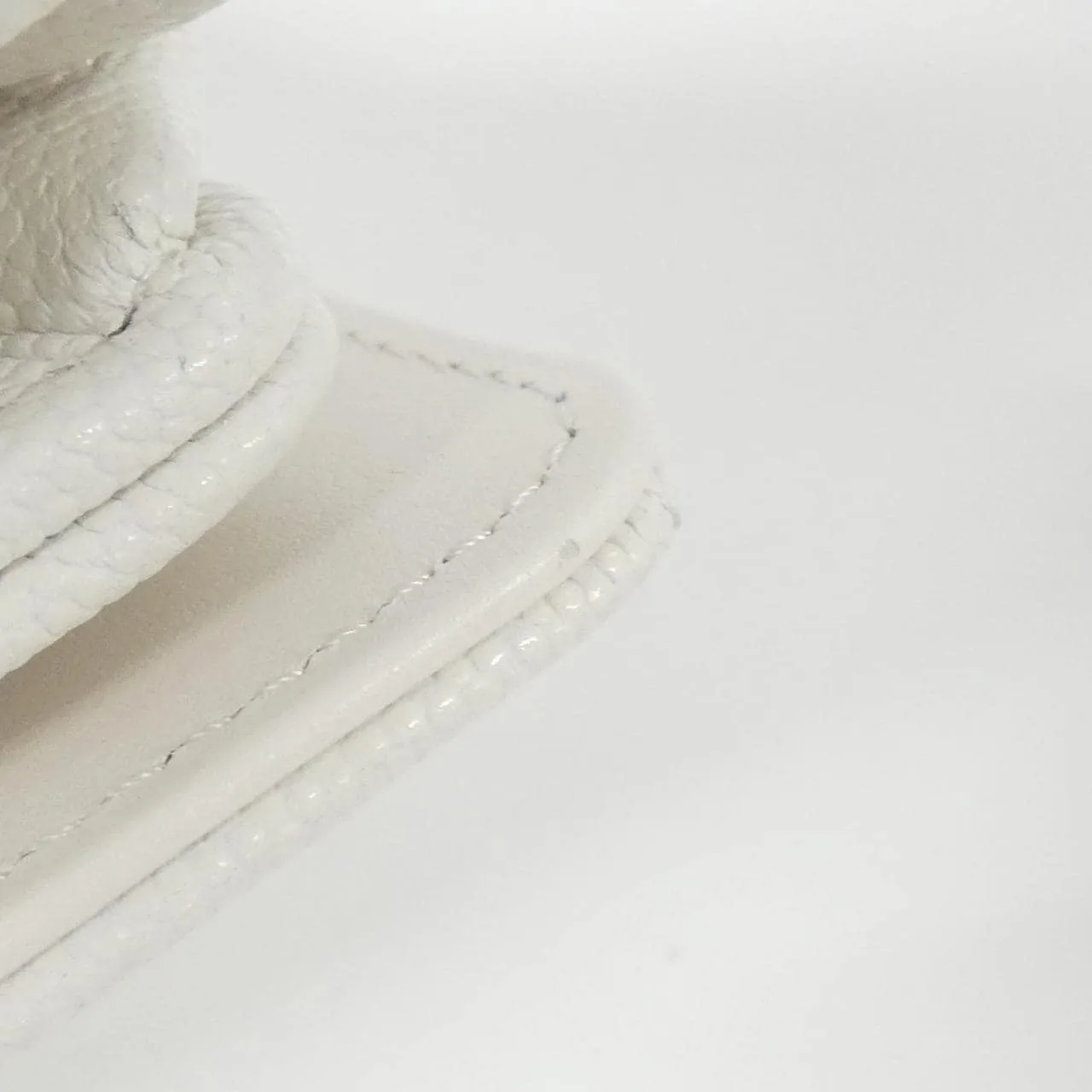 CHANEL Chanel 19 AP3581 Wallet Grained Calfskin 白色 荔枝紋牛皮 中古品A - 縮圖 4