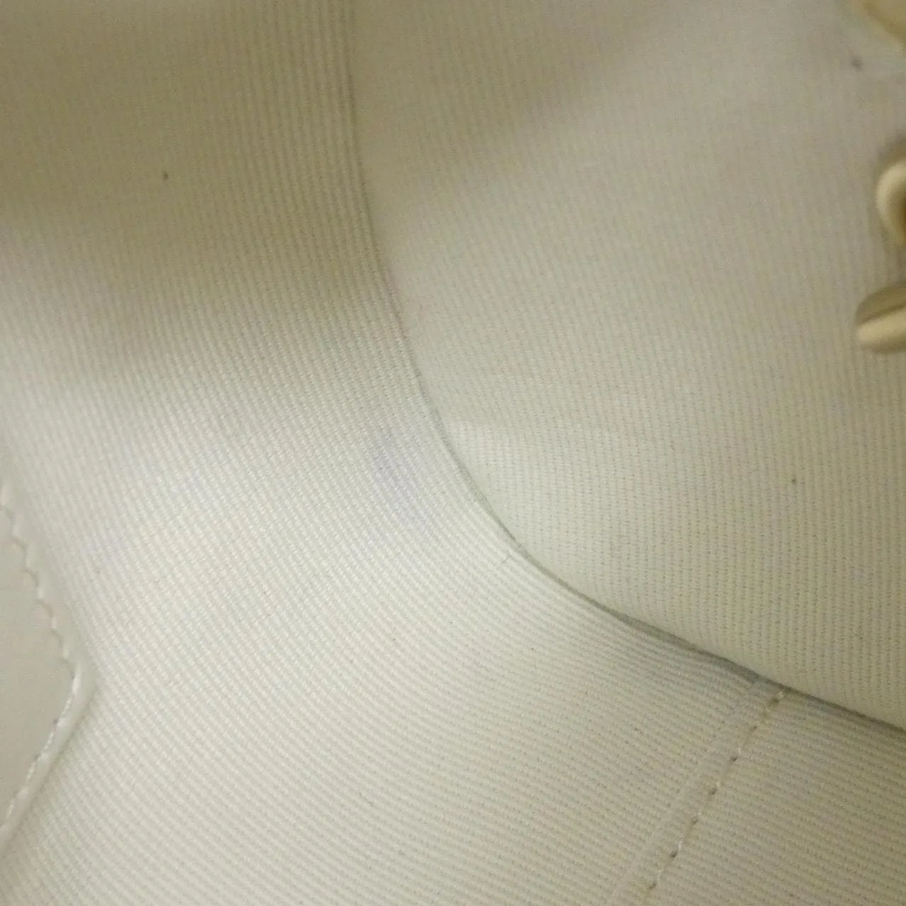 CHANEL AP4986 Handbag Canvas White Canvas Rank A - Thumbnail 10