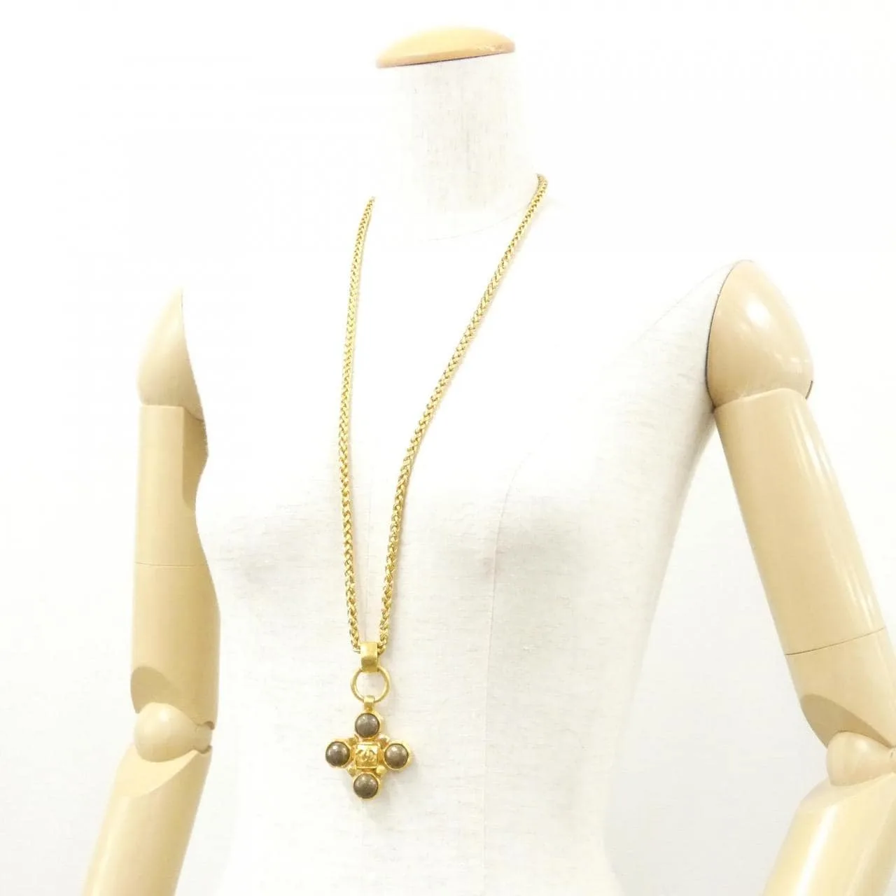 CHANEL Accessories 5