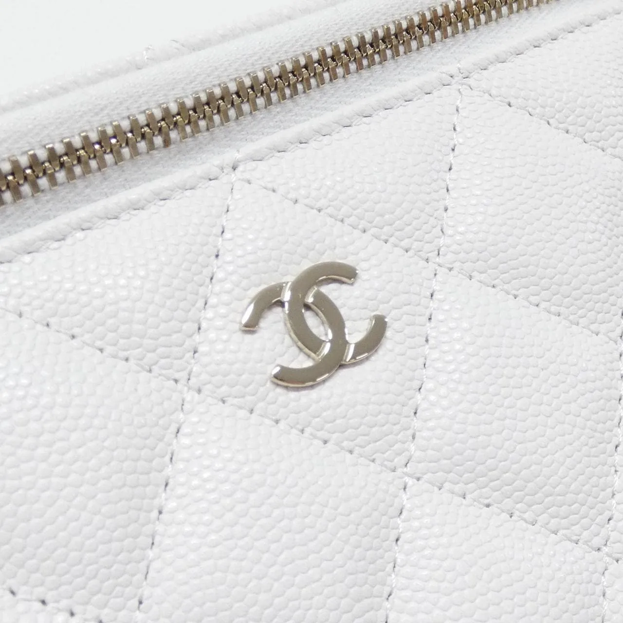 CHANEL Timeless Classic AP1341 Shoulder Grained Calfskin White Grained Calfskin Rank A - Thumbnail 4
