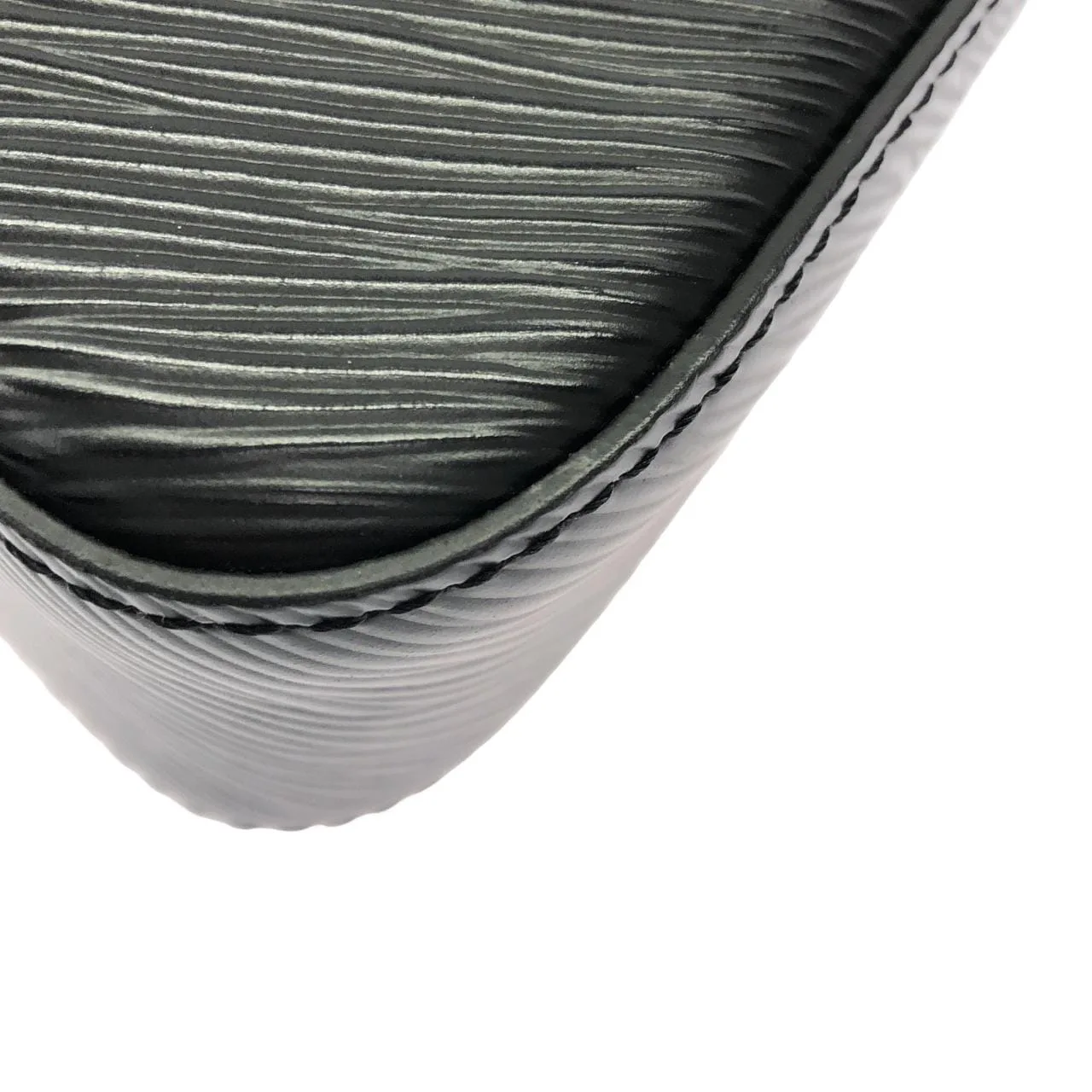 LOUIS VUITTON M20998 Shoulder Epi 黑色 Epi 中古品A - 縮圖 3