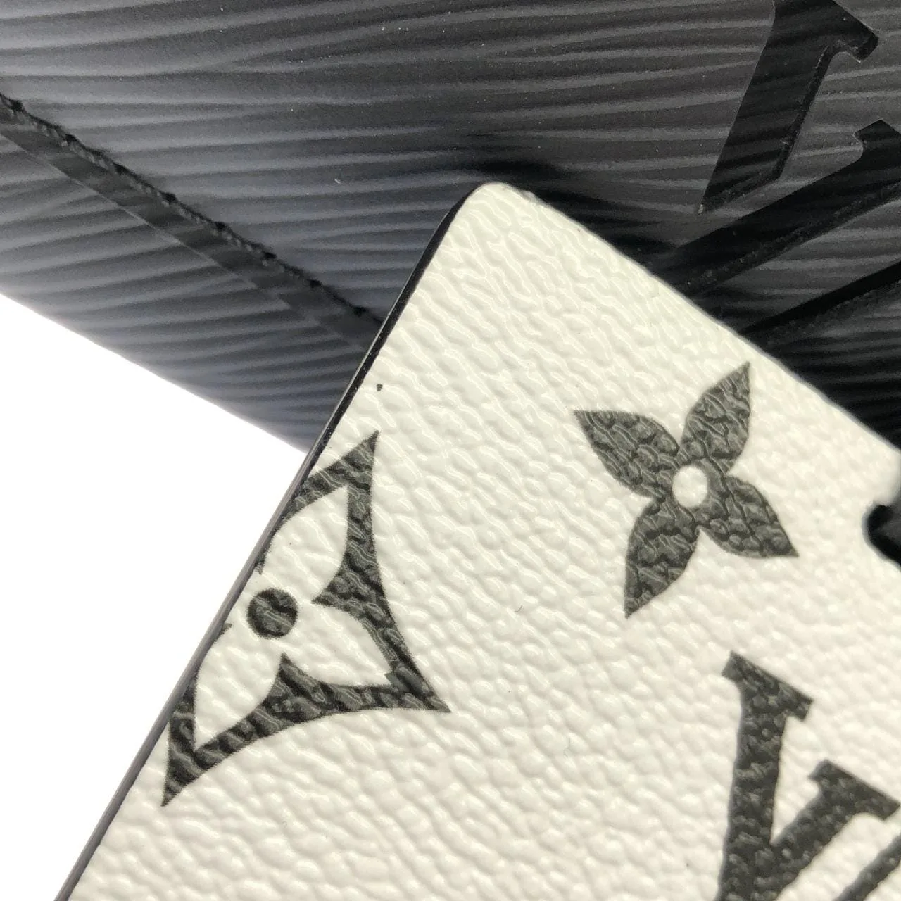 LOUIS VUITTON M20998 Shoulder Epi 黑色 Epi 中古品A - 縮圖 4