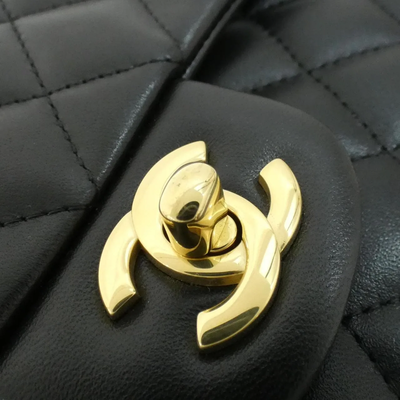 CHANEL Matelasse 1112 Shoulder Lambskin 黑色 羊皮 中古品A - 縮圖 4