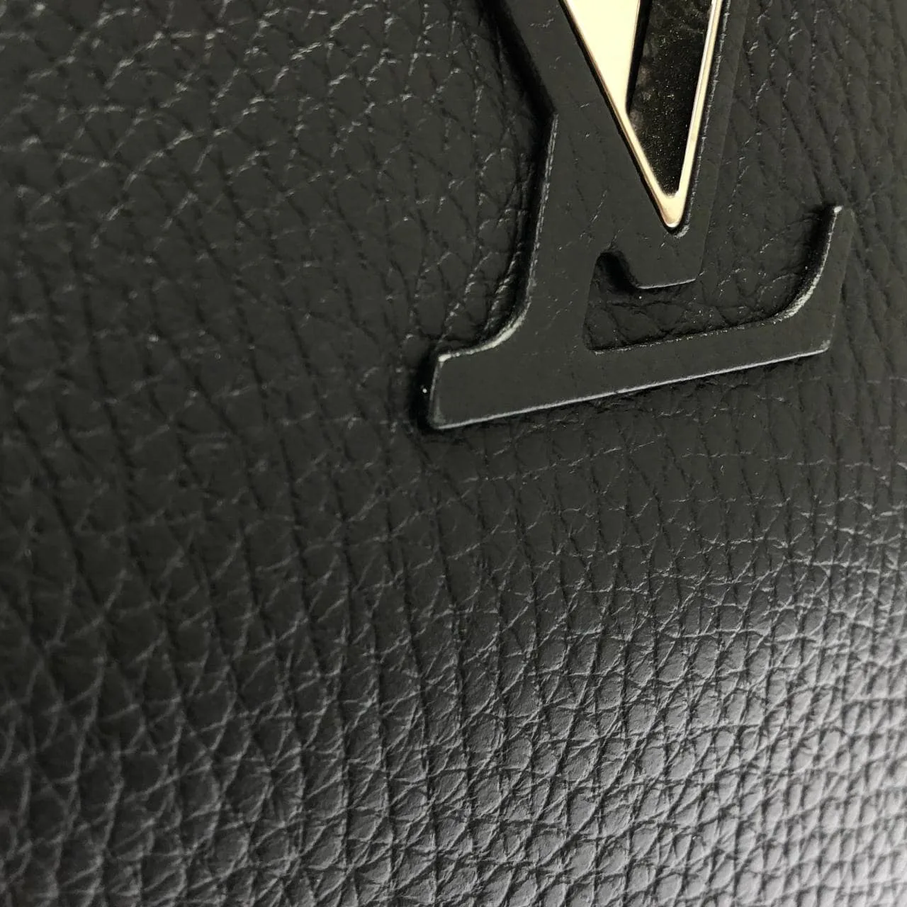 LOUIS VUITTON Capucines N92040 Handbag Leather 黑色 皮革 中古品A - 縮圖 4