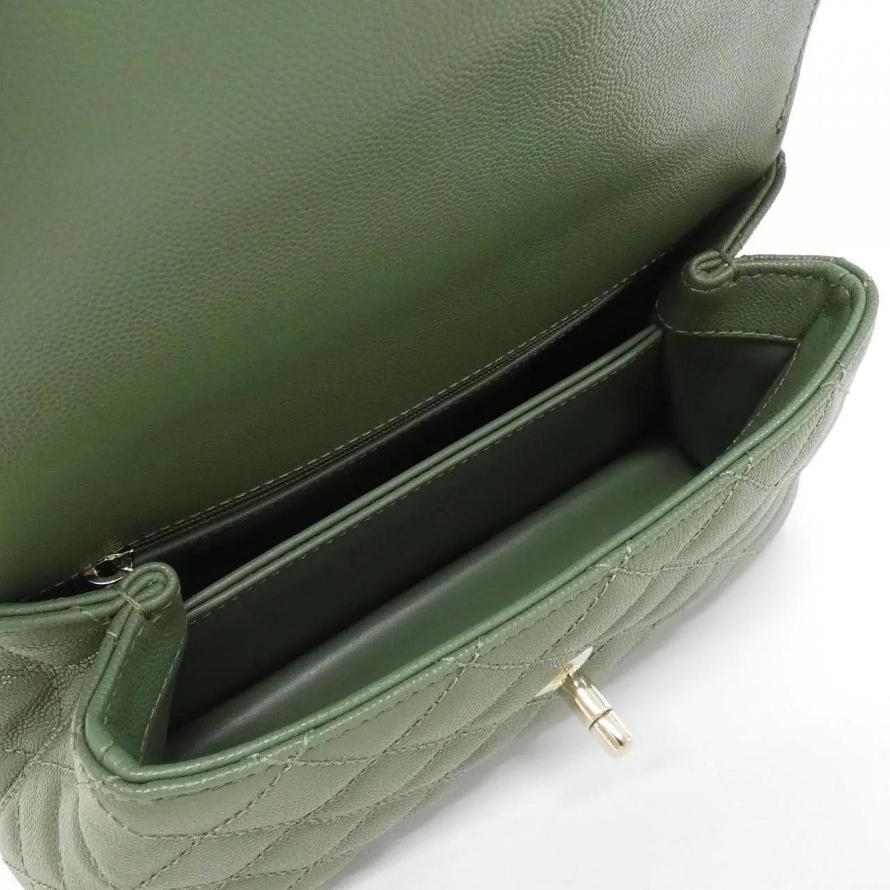 CHANEL Matelasse 92990 Handbag Grained Calfskin Green Grained Calfskin Rank A - Thumbnail 6